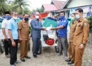 Hasil Aspirasi, HM Nurnas Serahkan 40 Alat Perontok Padi
