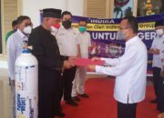 Kadin Bantu Pemprov Sumbar 380 Tabung Oksigen