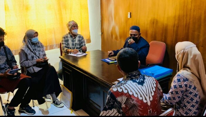 Damai itu Indah, Sengketa Informasi CSR BUMN, LHI- PT Telkom