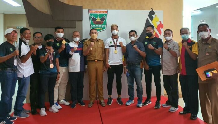 Audy Beri Perhatian Besar Kepada Tim Atletik PON XX Sumbar