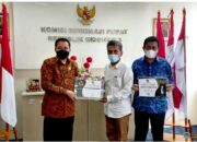 UNP Dapat Penghargaan Perguruan Tinggi Informatif