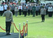 Kapolda Sumbar Beri Penghargaan Ratusan Personel Prestasi