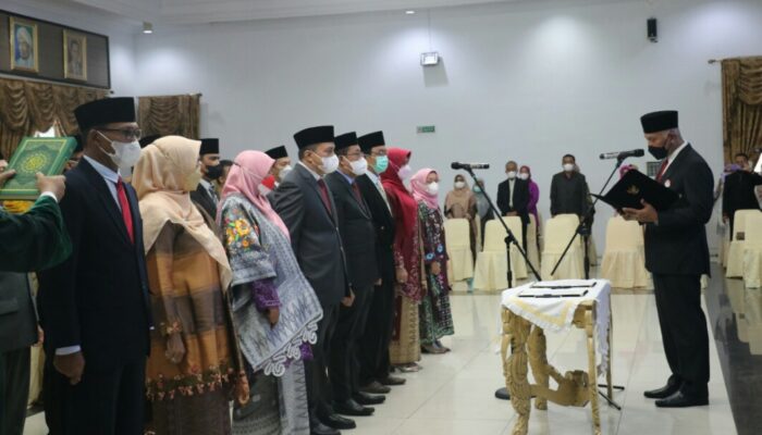 16 Pejabat Tinggi Pratama Pemprov Sumbar Dilantik