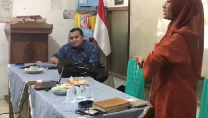 BLRS Beri Kiat Menulis di SMA Surya Bakti Padang