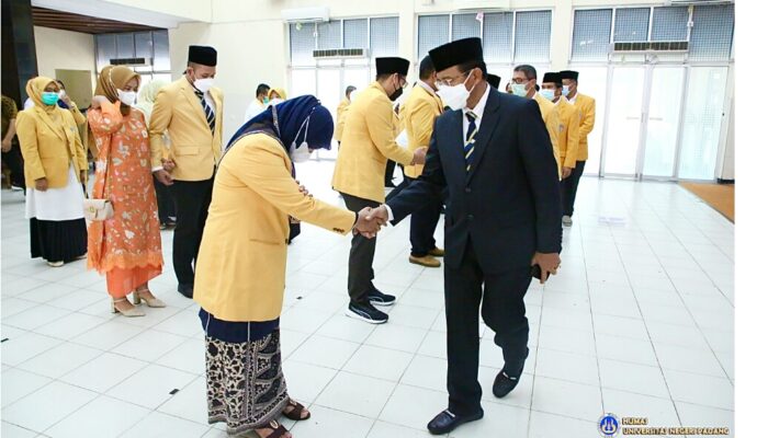 Prof Ganefri Lantik 9 Pejabat UNP