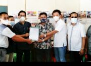 Cat Dulux Akan Bikin Rumah Kampung Pondok Warna Warni