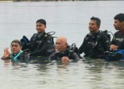 Gubernur Mahyeldi Diving Nikmati Indahnya Dalam Laut Mentawai