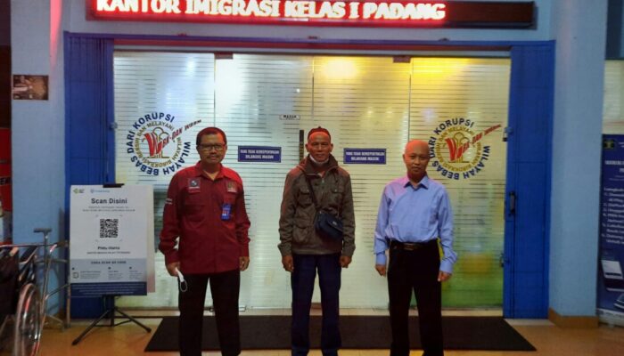 Melewati izin Tinggal, Imigrasi Kelas l Padang Deportasi Warga Malaysia