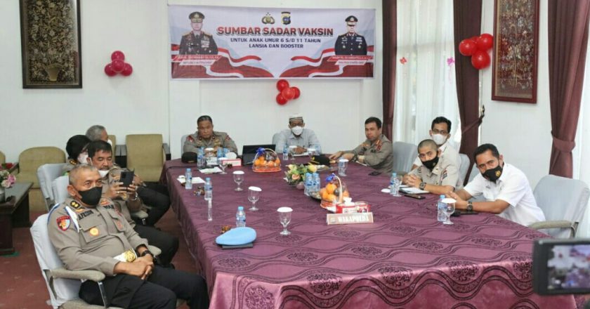 Kepolisian Indonesia Terus Gencarkan Vaksinasi Sampai Pelosok