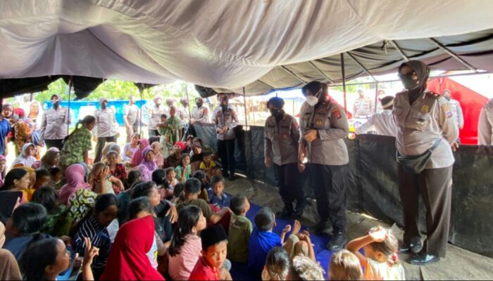 Polwan Peduli Sumbar Lakukan Kunjungan ke Tenda Pengungsi