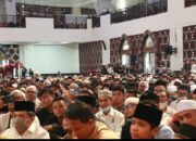 Jelang Puasa Warga Sumbar Padati Tausiyah UAS di Masjid Raya