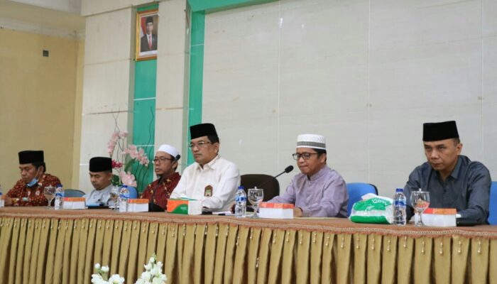 H. Helmi: Petugas Embarkasi Padang Harus Amanah, Disiplin dan Sabar