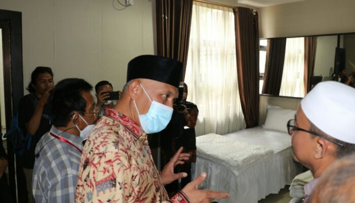 Pastikan Kesiapan, Gubernur Kunjungi Asrama Embarkasi Haji Padang