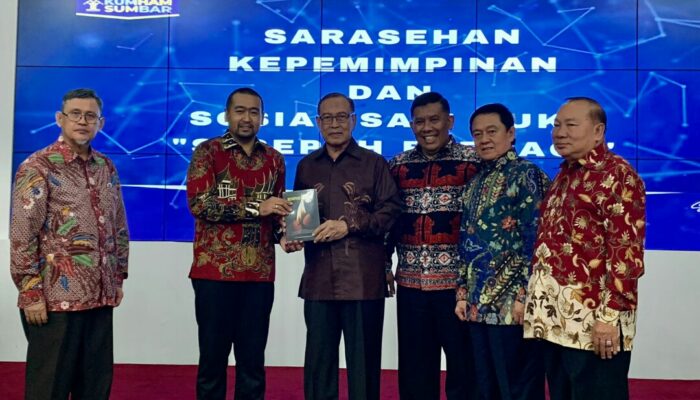 Alumni Kumham Sumbar Sosialisasikan Buku Sesepuh Berbagi