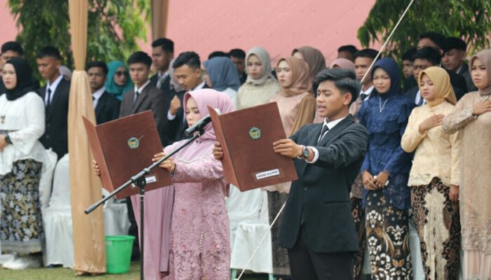 Gubernur Tantang Lulusan SMK PP Padang Mangateh Ciptakan Lapangan Kerja