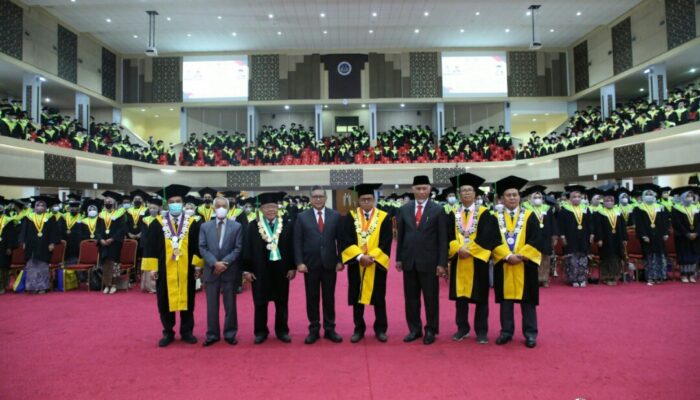 UNP Wisuda 1.254 Lulusan, Rektor Paparkan Berbagai Capaian