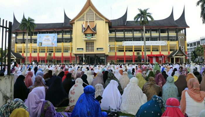Jadi Khatib Kemenag Sumbar Ajak Terapkan 3 Perekat peradaban
