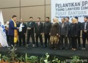 Otto Hasibuan Lantik Pengurus Peradi Padang