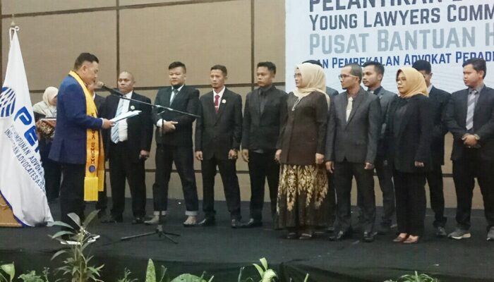 Otto Hasibuan Lantik Pengurus Peradi Padang