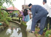 Lestarikan Sungai, Pemprov Sumbar Lepas 30 ribu Bibit Ikan
