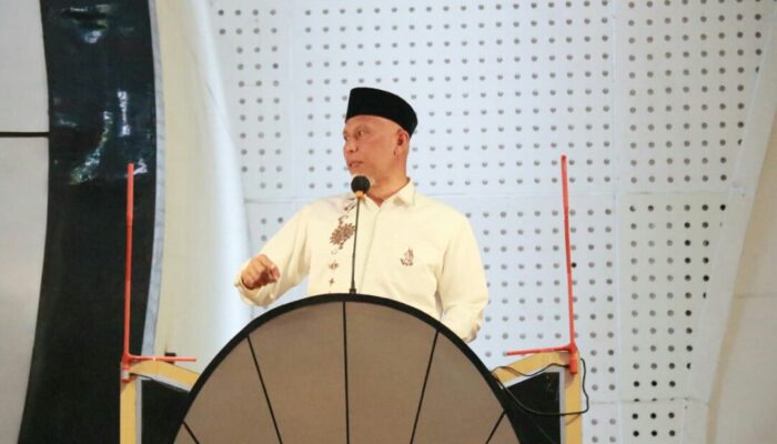 Gubernur Sumbar Intruksikan ASN Kibarkan Bendera Merah Putih