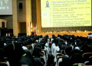Rektor Ganefri Buka PKKMB UNP