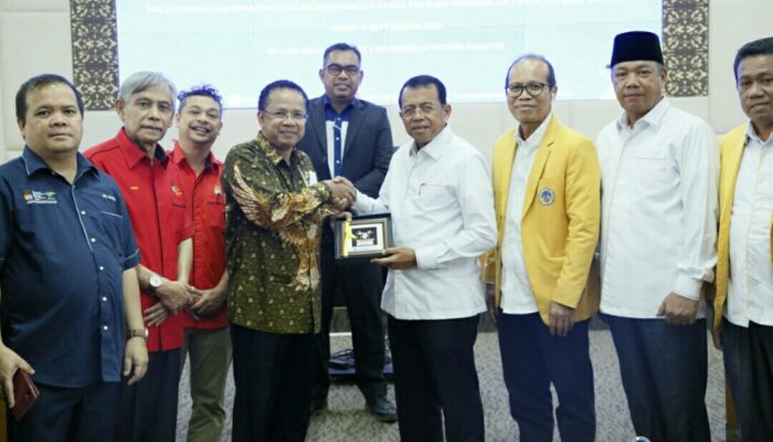 UKM Buat Perjanjian Kerja Sama dengan 2 Fakultas di UNP