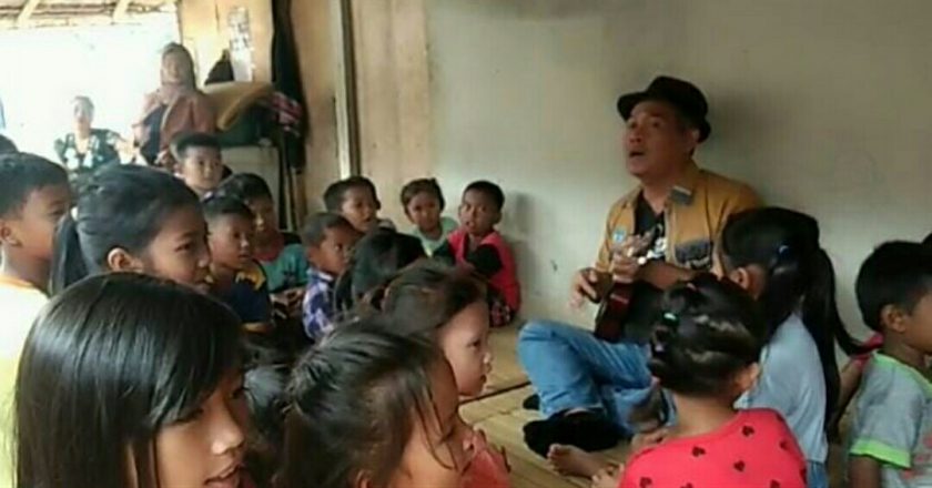 Road Show Jodhi Yudono Menghibur Anak-anak di Bogor