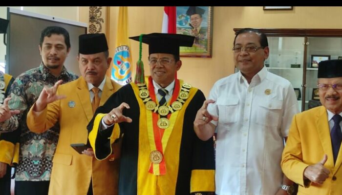 Wisuda UNP, Orasi Ilmiah Ketua KI Pusat, Keterbukaan demi Pembangunan Daerah