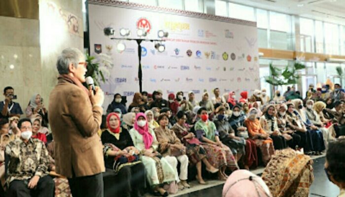 Desainer Ternama Ramaikan Fashion Show “Solok Bersolek”