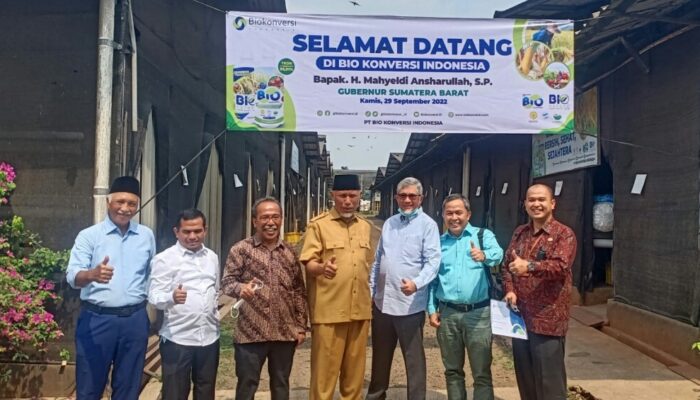 Cari Solusi Petani, Mahyeldi Tinjau Pengolahan Limbah Sampah