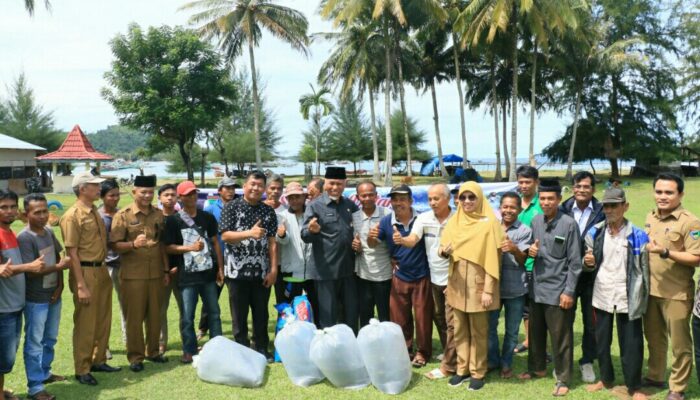 Pokdakan Sungai Bungin Dapat Bantuan 13 Ton Pakan & 12 Ribu Benih Ikan