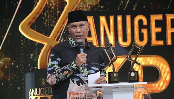 Sumbar Terima Anugerah 2022 Dari KPI Pusat Tentang Peduli Penyiaran