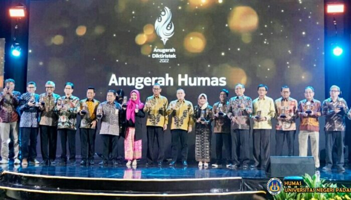 UNP Raih 2 Penghargaan Pada Anugerah Diktiristek 2022
