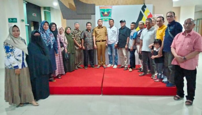 Warga Terdampak Tol di Limapuluh Kota Temui Wagub