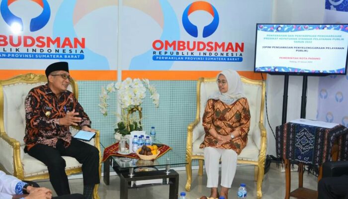 Wako Padang Raih Piagam dari Ombudsman RI
