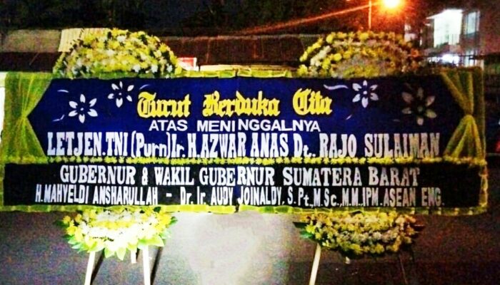 Almarhum Azwar Anas di Makam kan di Kalibata