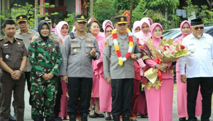 Kunjungi Polres Sawahlunto Kapolda Ingatkan Medsos