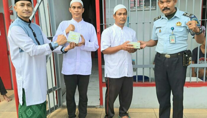 Kalapas Motivasi Santri Binaan & Bagikan Takjil Berbuka