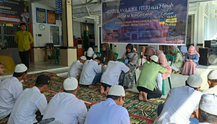 Idul Fitri di Lapas Suliki Penuh Haru,  WBP Sungkeman
