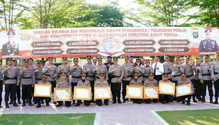 Kemenpan RB Beri Piagam Penghargaan kepada 8 Polres di Sumbar