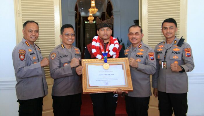 Peraih Emas Sea Games 2023, Bripda Rian Desta Disambut Meriah