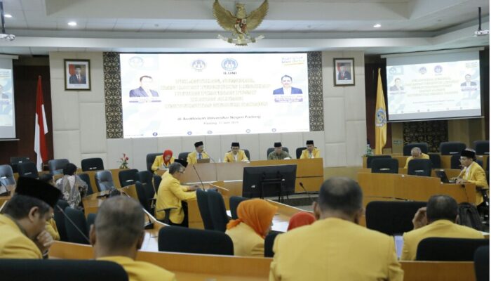 Dewan Pembina Ajak ILUNI UNP Sesuaikan Visi & Misi