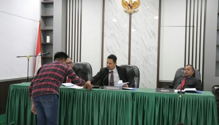 Pemko Padang Sah Duduk di Kursi Termohon Sidang SIP