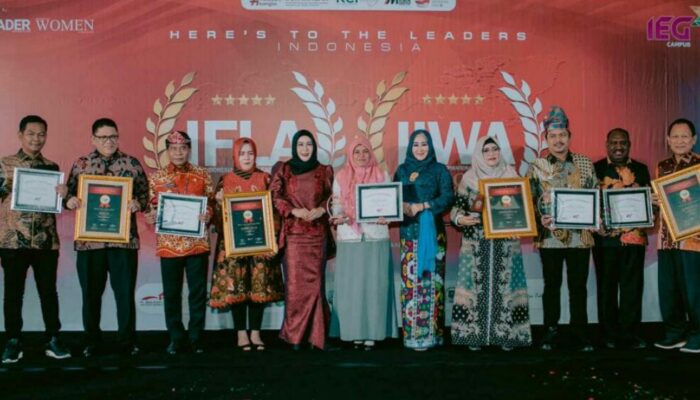 IEG Beri Penghargaan Innovator of the Year in Education 2023