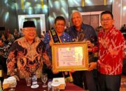 Rektor UNP Terpilih Sebagai Ayah Genre Inspirator 2023