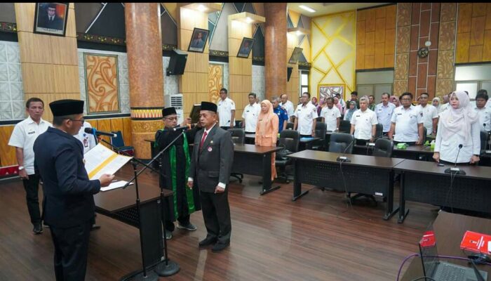 Wako Padang Lantik Mairizon Jabat Kepala BKPSDM