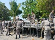 Pemko Tertibkan Payung Ceper Pedagang di Pantai Padang