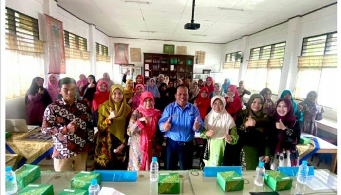 Departemen BK FIP UNP Beri Pelatihan Guru BK SMP Di Agam