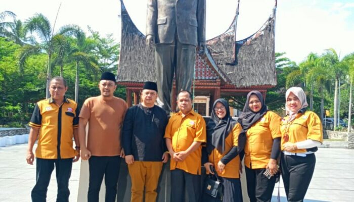 Peringati Hari Pahlawan, Hanura Sumbar Ziarah Ke Makam M. Yamin